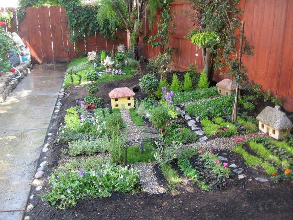 miniature-village-garden