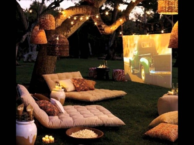 outdoor-movie-screen-1