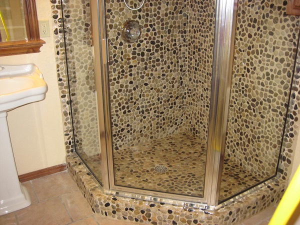 Pebble-Floor-Bathroom-Design-3