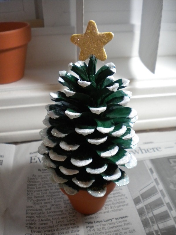 Pine-Cone-Christmas-Tree-1