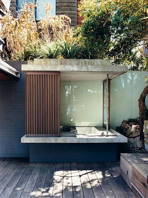 outdoor-bathroom-designs-14