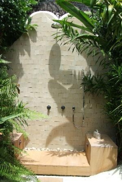 outdoor-bathroom-designs-4