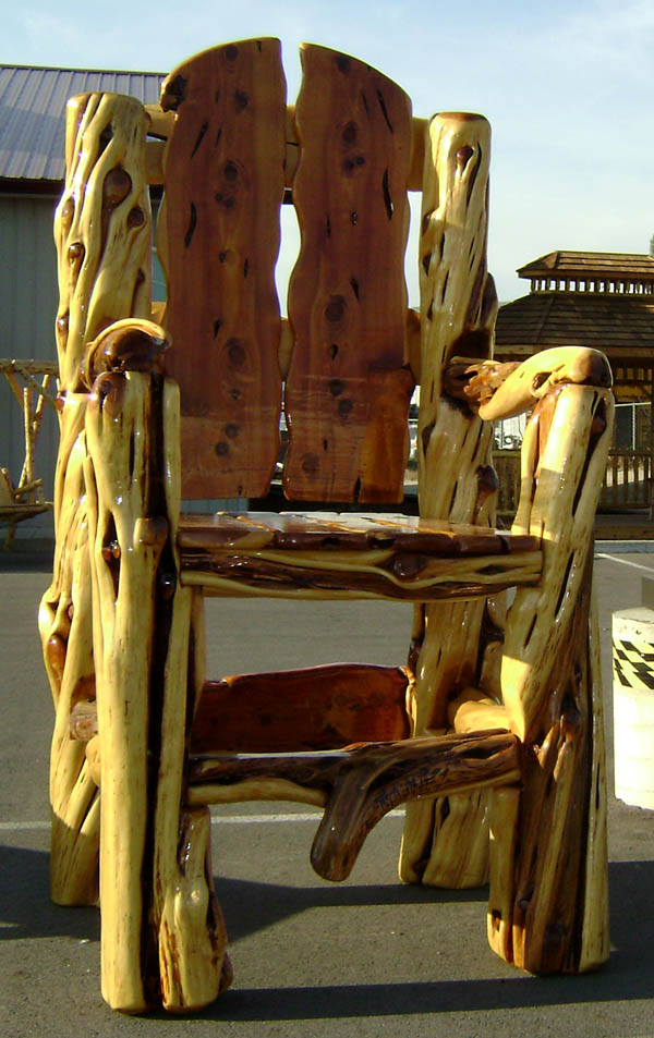 Gigantic-Juniper-Log-Chair-1