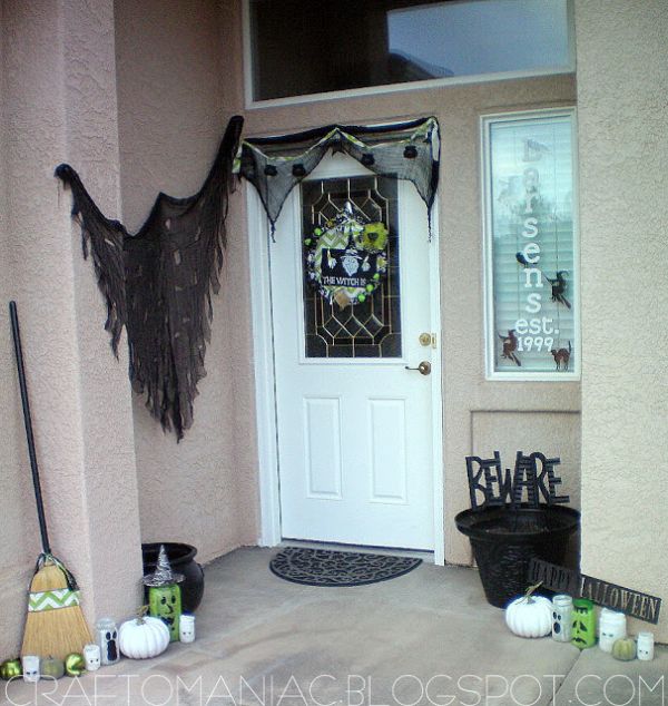 halloween-front-door-30