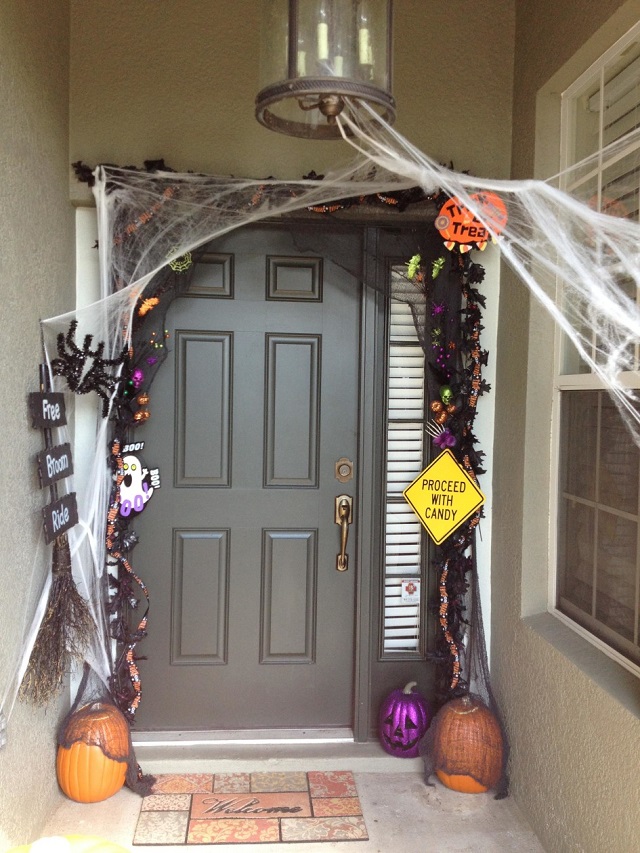 halloween-front-door-39