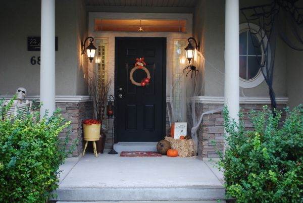 halloween-front-door-8