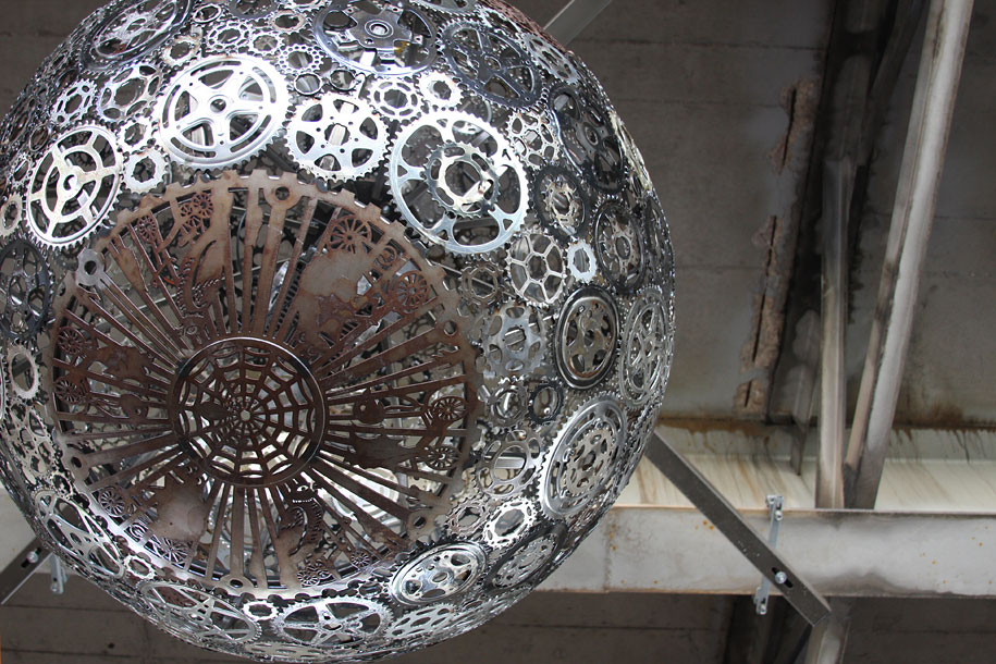 recycled-bike-part-chandeliers-3