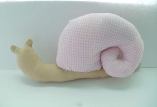 diy-snail-pillow-8