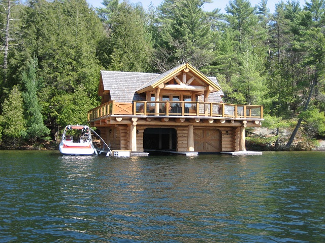 waterfront-log-home