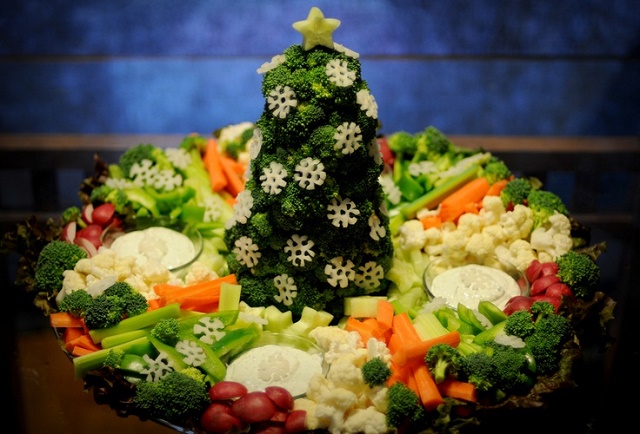 Christmas-Tree-Veggie-Tray-1