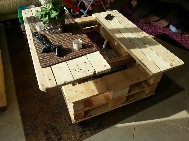 Pallet-Coffe-Table-With-Storage-1