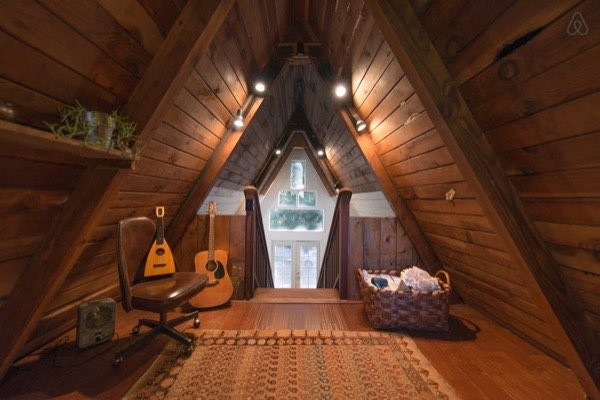 amazing-tiny-a-frame-cabin-14