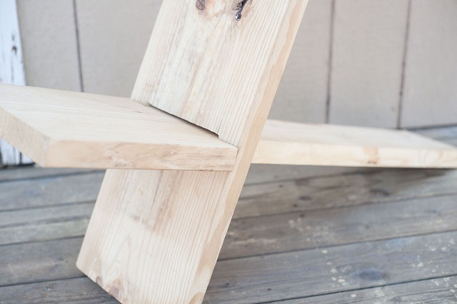 One-Board-Minimalist-Chair-2