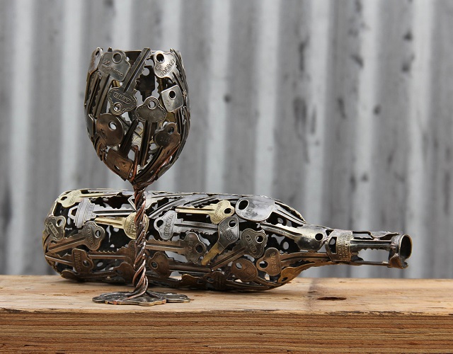 Sculptures-from-Keys-and-Coins-1