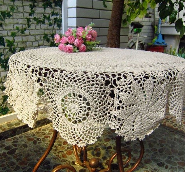 Vintage-Handmade-Crochet-Tablecloth-4