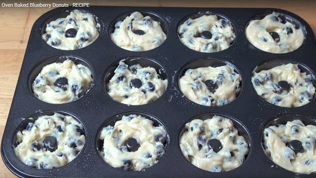 Oven-Baked-Blueberry-Donuts