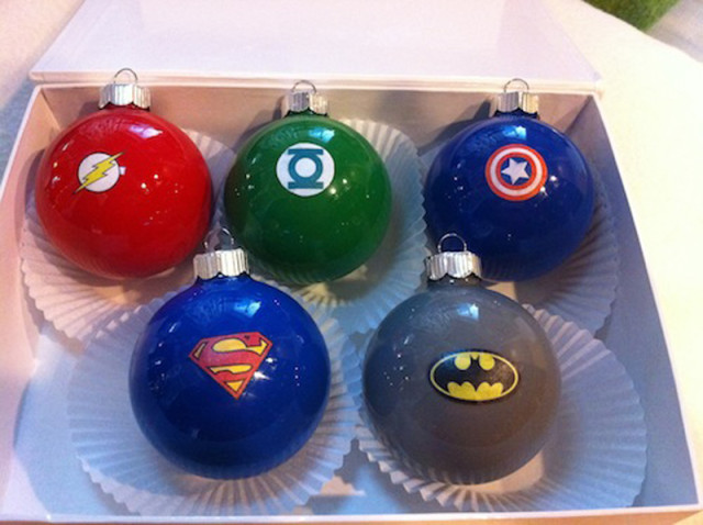 superhero-christmas-balls