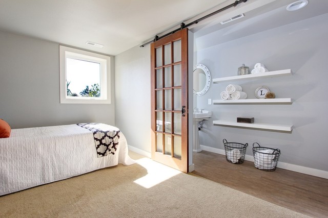 Bedroom-Design-Ideas-with-Barn-door-5
