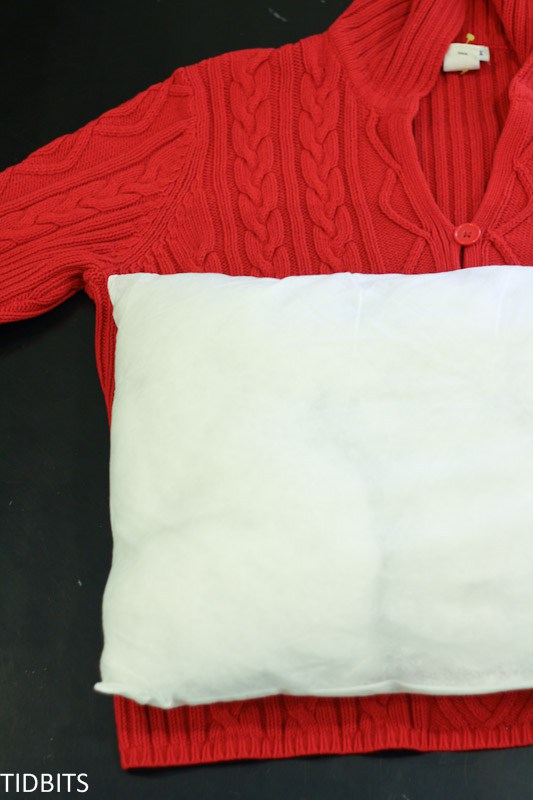 DIY-Repurposed-Sweater-Pillows-1