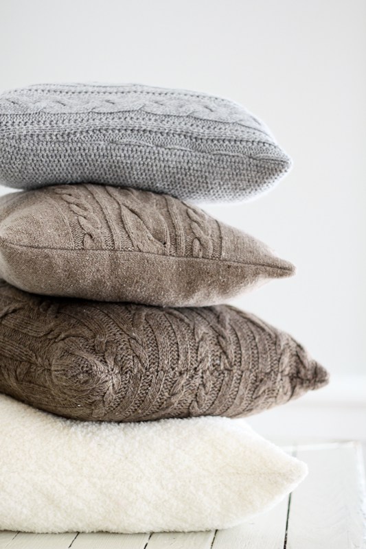 DIY-Repurposed-Sweater-Pillows-3
