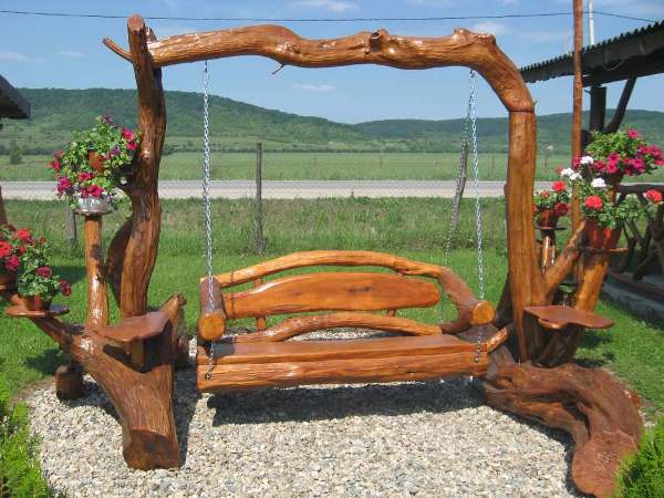 beautiful-wooden-swings-3