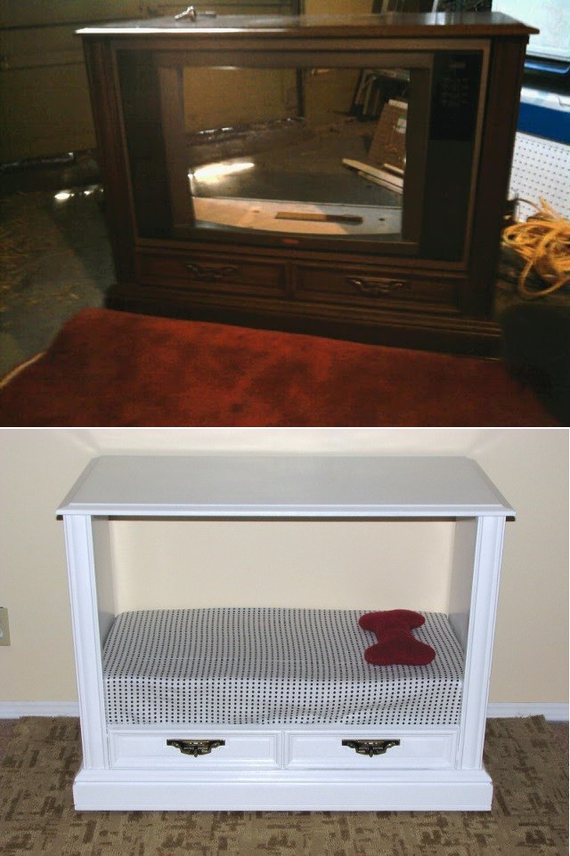 Turn-An-Old-TV-Into-a-Dog-Bed-2