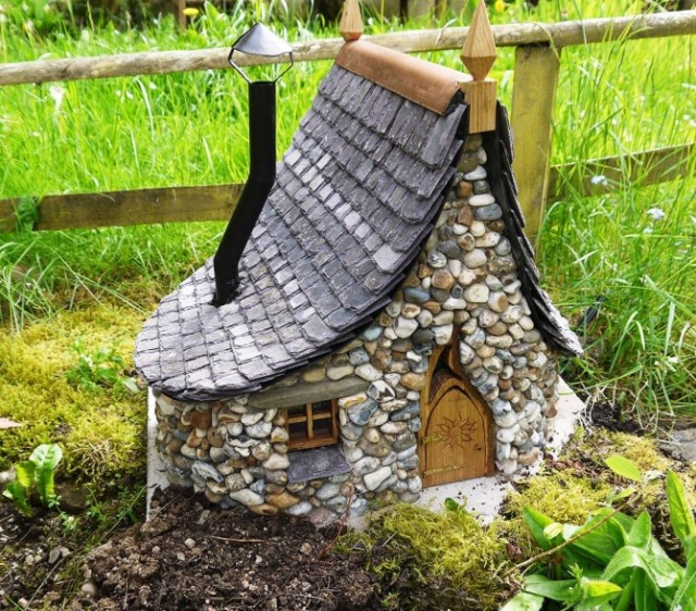 Miniature Fairy Garden Stone Cottage W/shingled Roof 