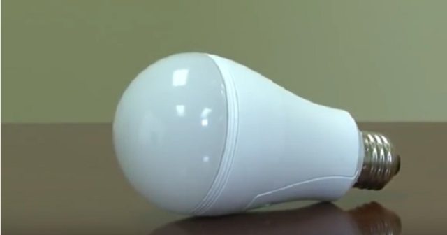 SmartCharge-LED-light-bulb