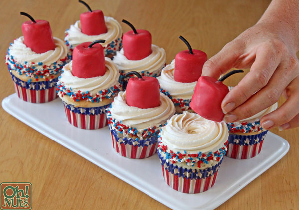 firecracker-cupcakes-2